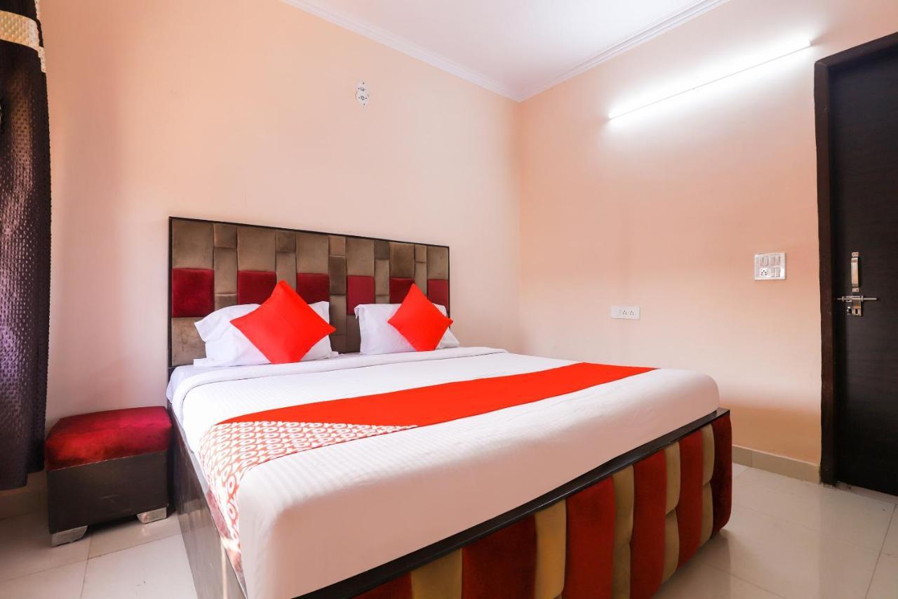 Oyo 77819 Shahdara Inn Ню Делхи Екстериор снимка