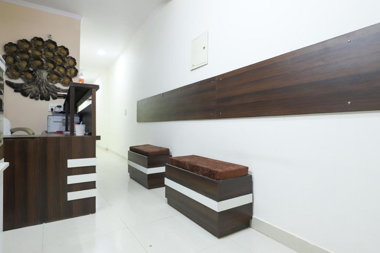 Oyo 77819 Shahdara Inn Ню Делхи Екстериор снимка